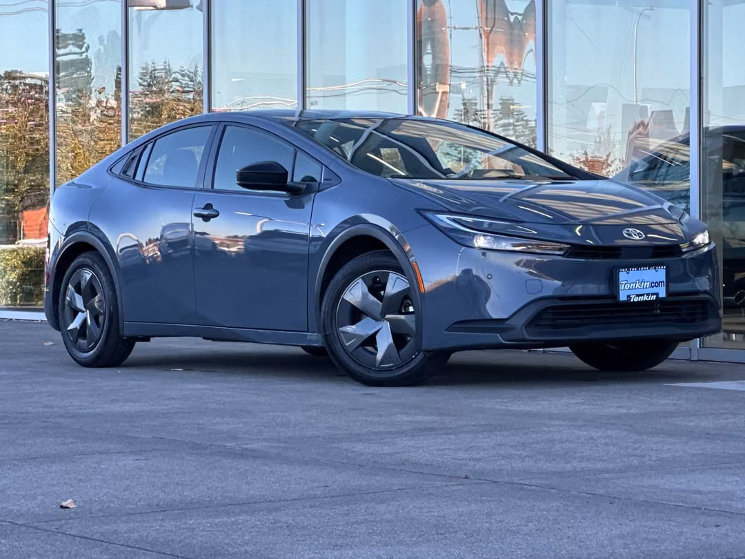 2024 Toyota Prius LE - Image 2