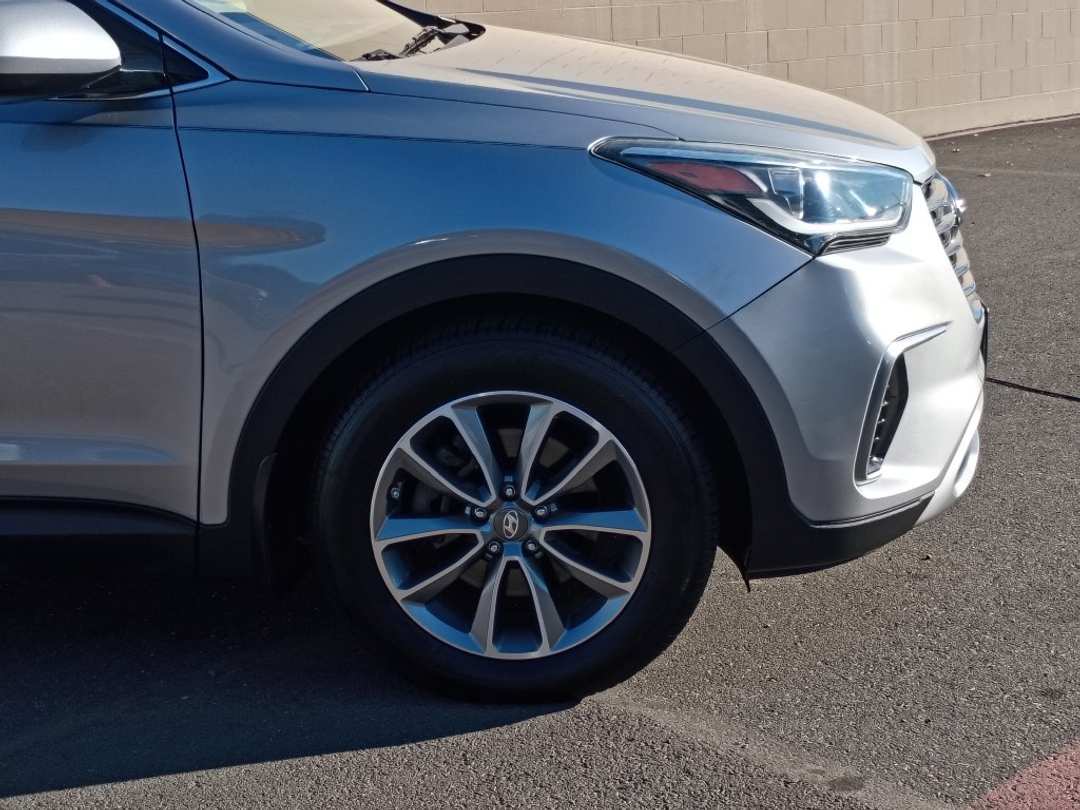 2017 Hyundai Santa Fe SE - Image 2