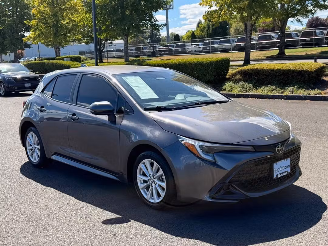 2023 Toyota Corolla SE - Image 2