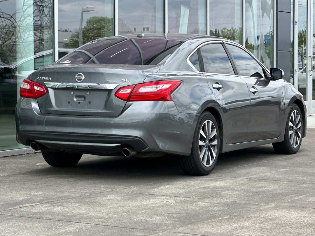 2017 Nissan Altima 2.5 SL - Image 3