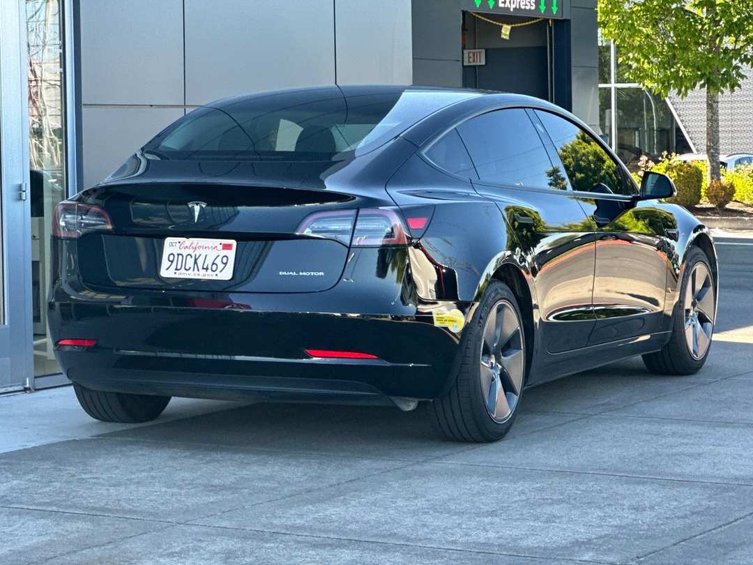 2022 Tesla Model 3 Long Range - Image 3