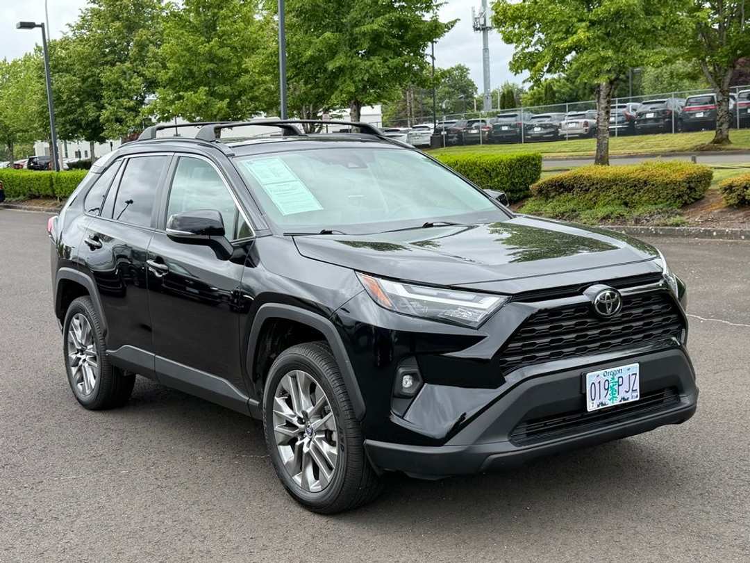 2023 Toyota Rav4 XLE Premium - Image 2