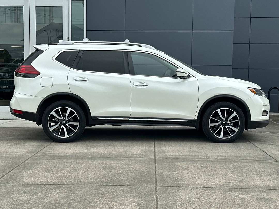 2020 Nissan Rogue SL - Image 2