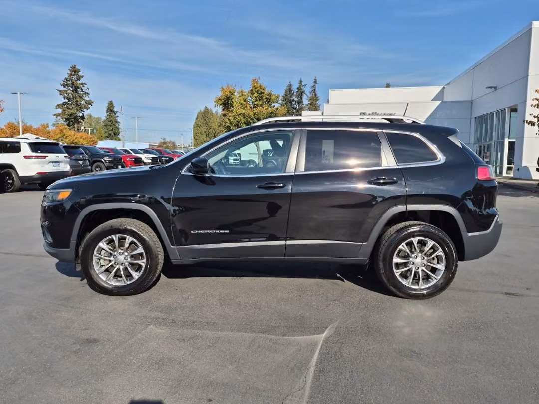 2019 Jeep Cherokee Latitude Plus - Image 3