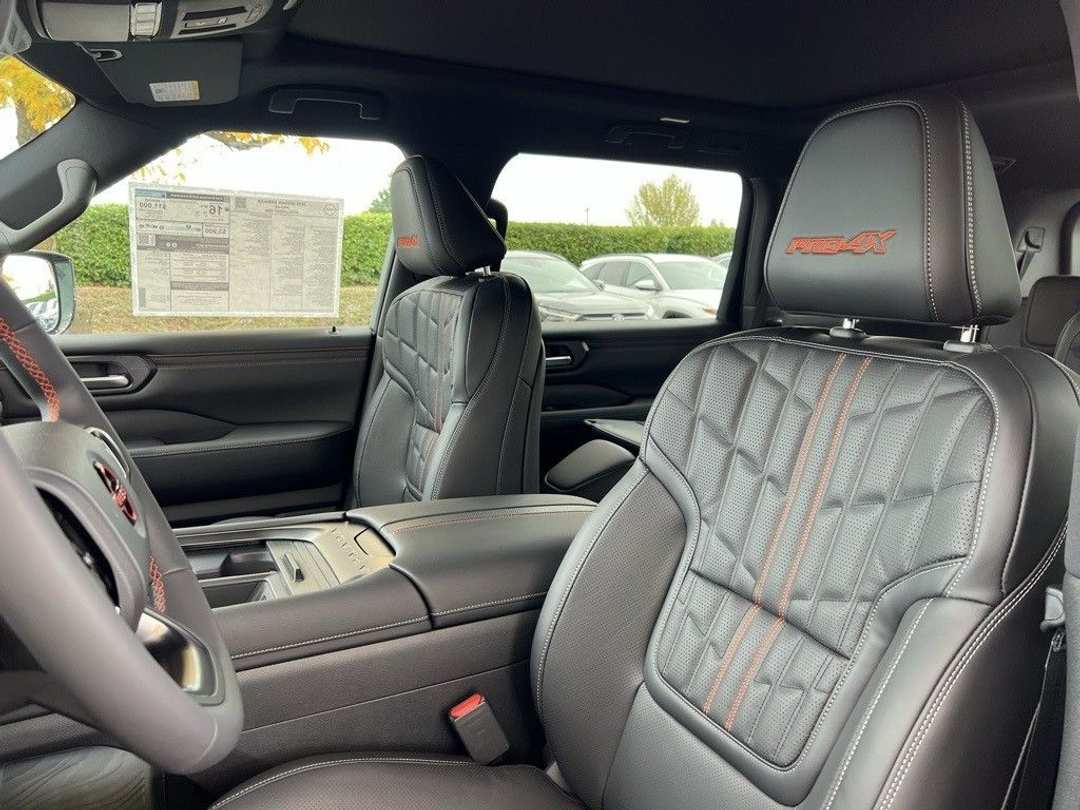 2026 Nissan Armada PRO-4X - Photo 14