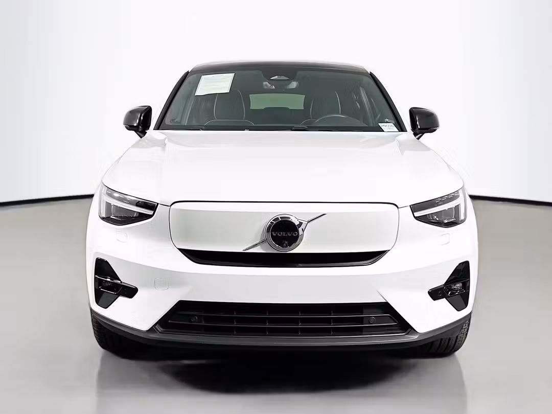 2023 Volvo C40 Recharge Pure Ultimate - Image 2