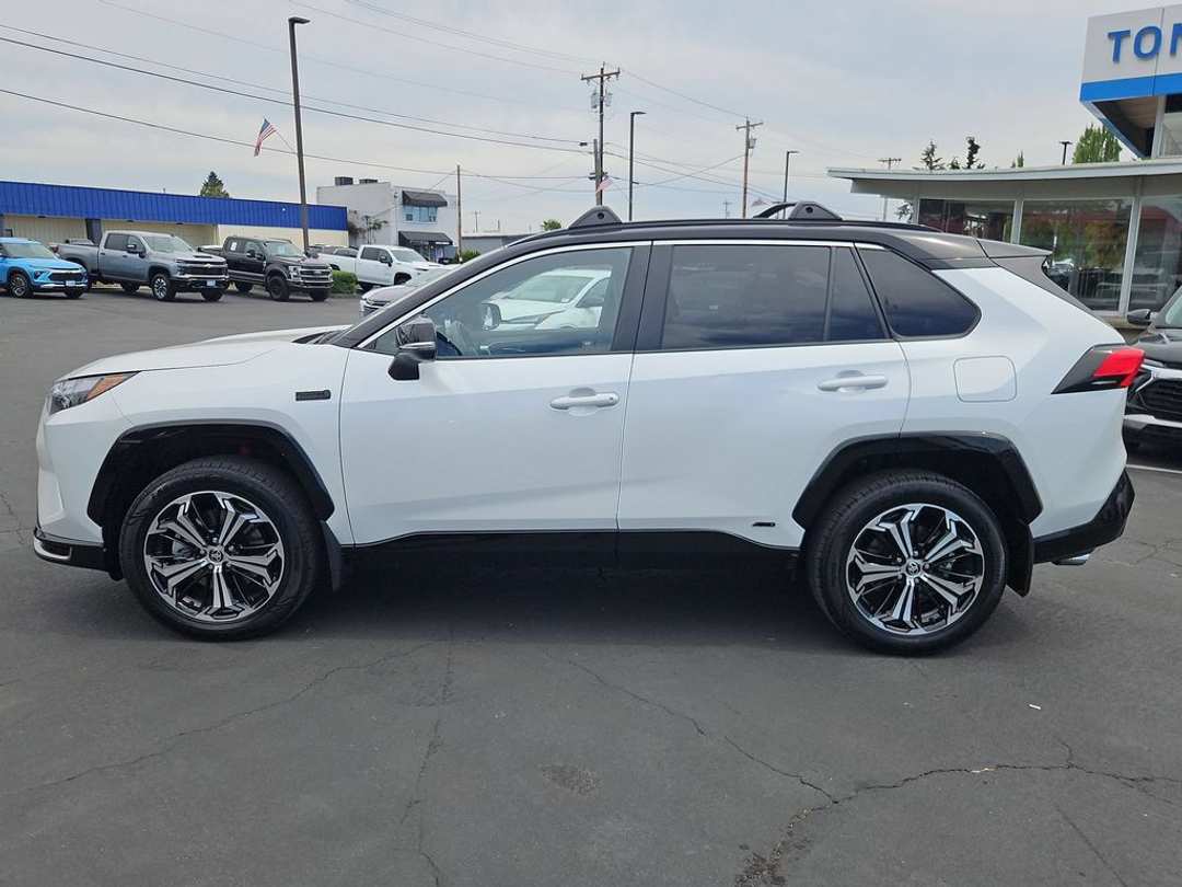2024 Toyota Rav4 Prime XSE - Image 3