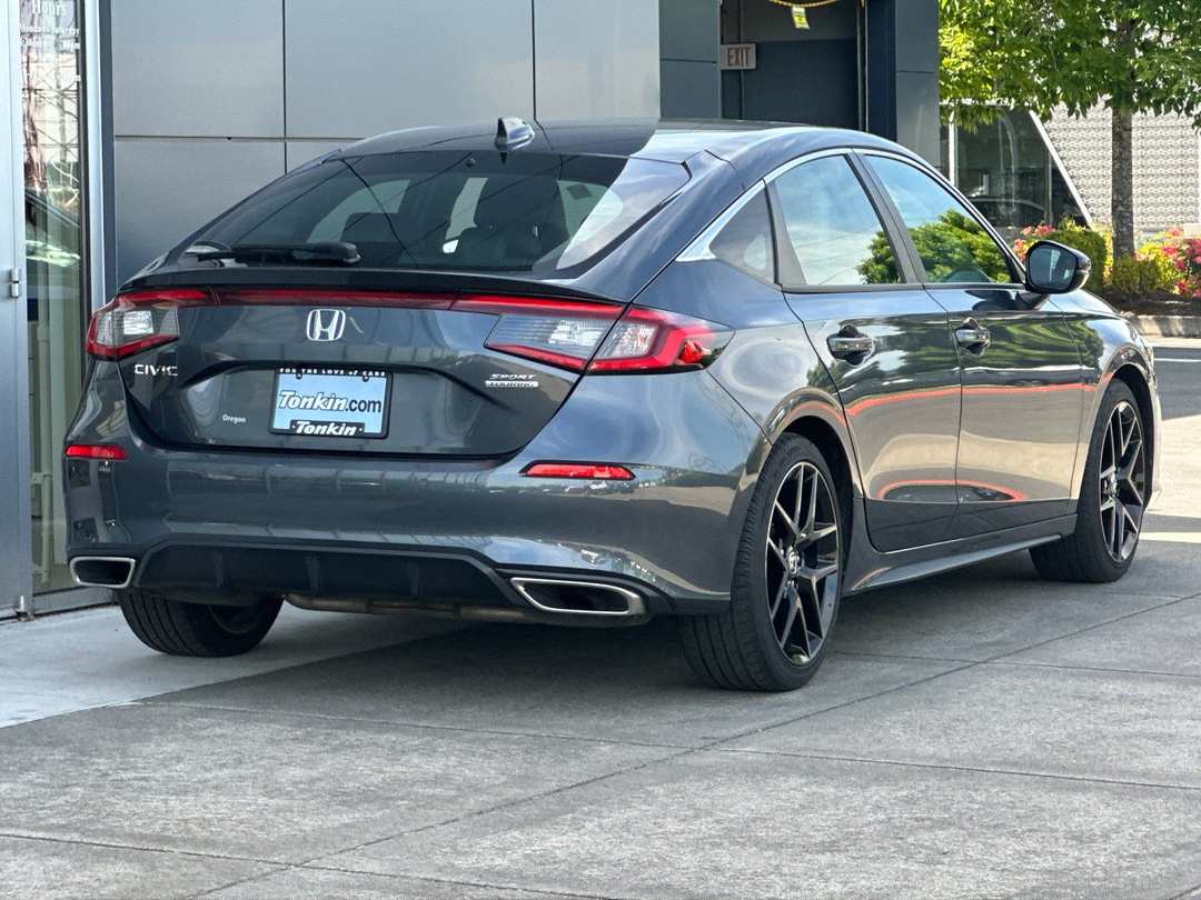 2024 Honda Civic Sport Touring - Image 3