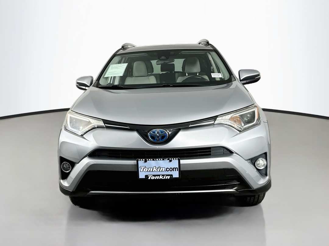2017 Toyota Rav4 Hybrid XLE - Image 2