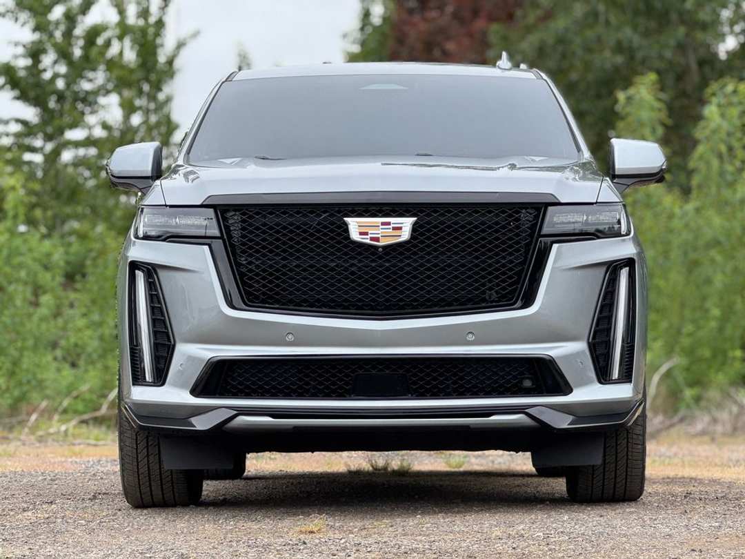 2023 Cadillac Escalade VSeries - Image 2