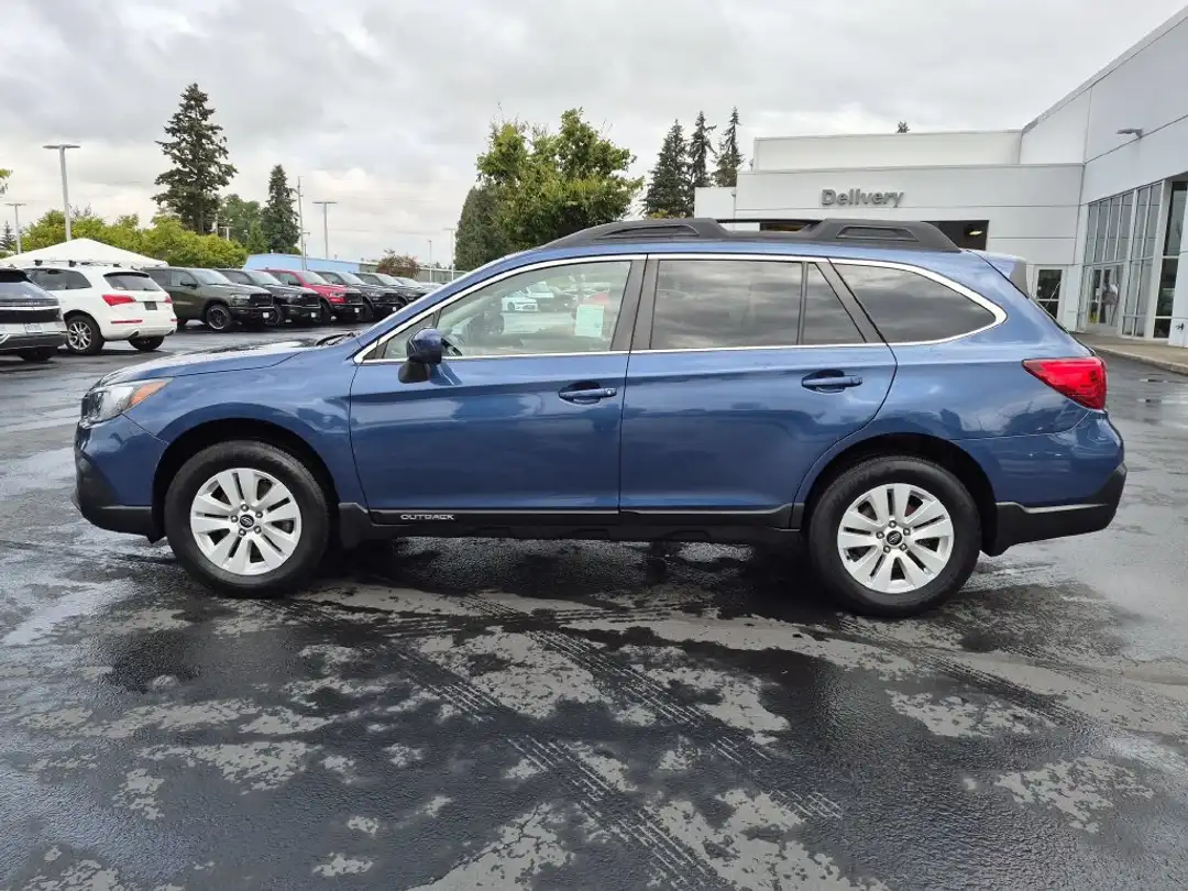 2019 Subaru Outback 2.5i Premium - Image 3