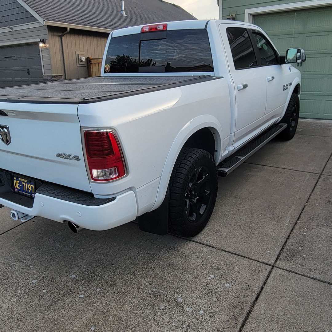 2014 Ram 1500 Laramie - Image 3