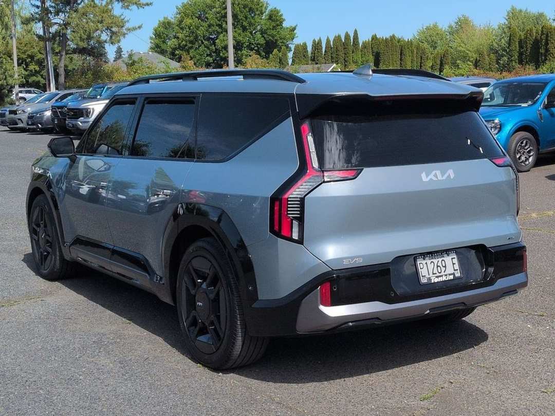 2024 Kia Ev9 GTLine - Image 3