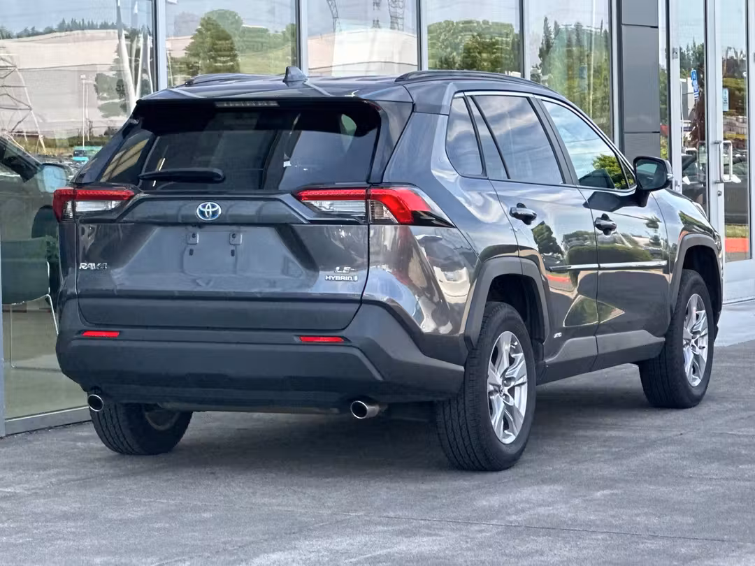 2023 Toyota Rav4 Hybrid LE - Image 3