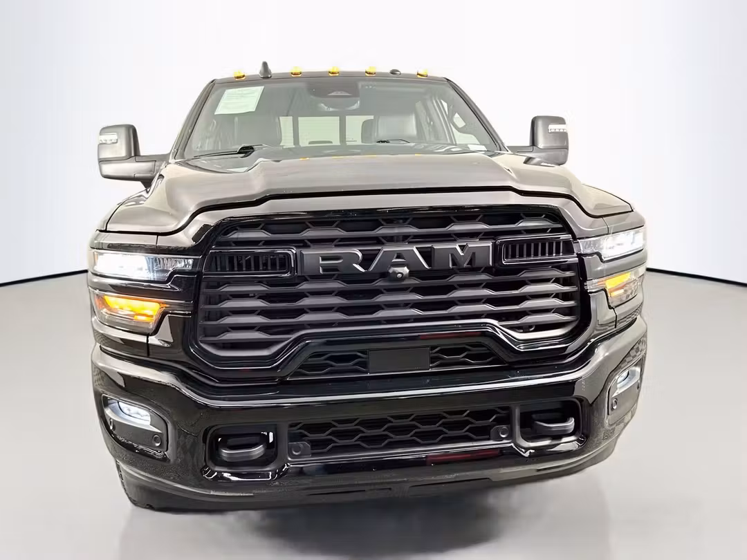 2025 Ram 2500 Big Horn - Image 2