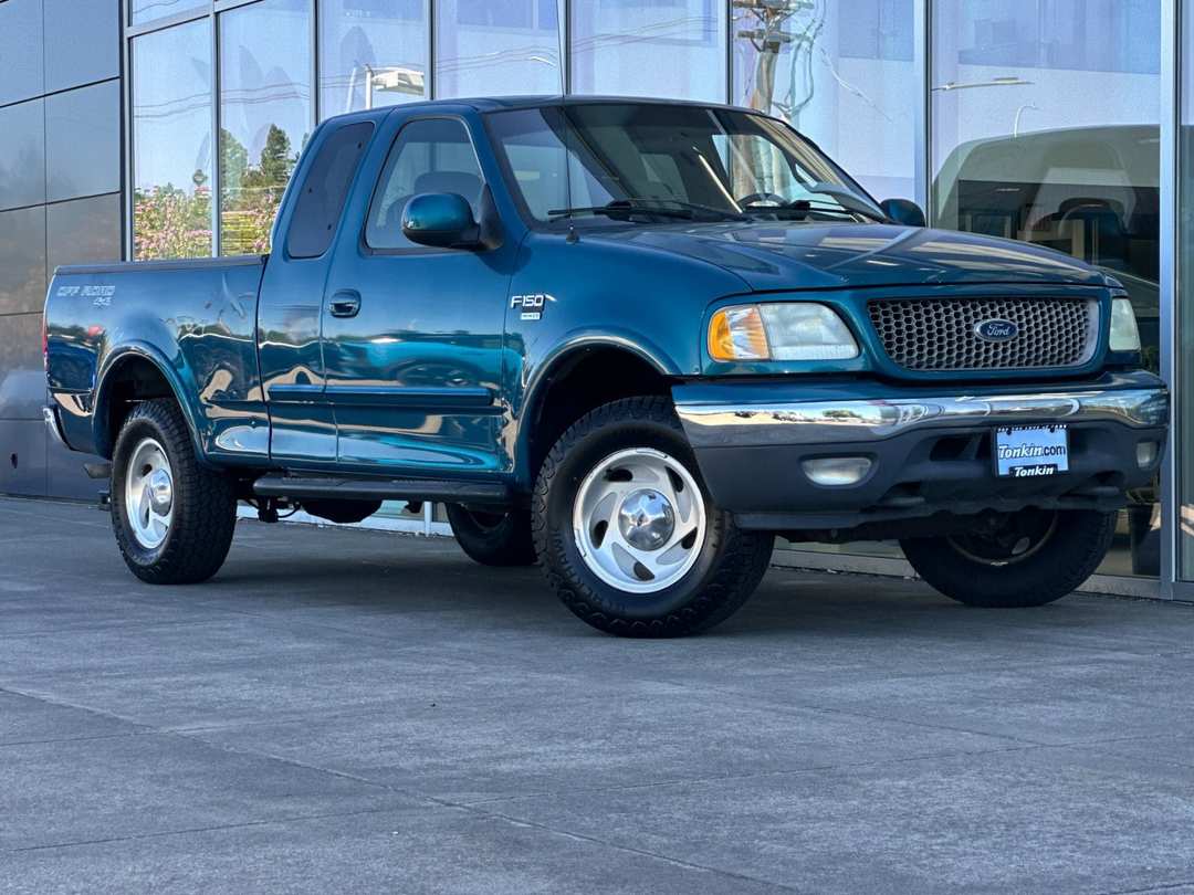 2001 Ford F-150 XLT - Image 2