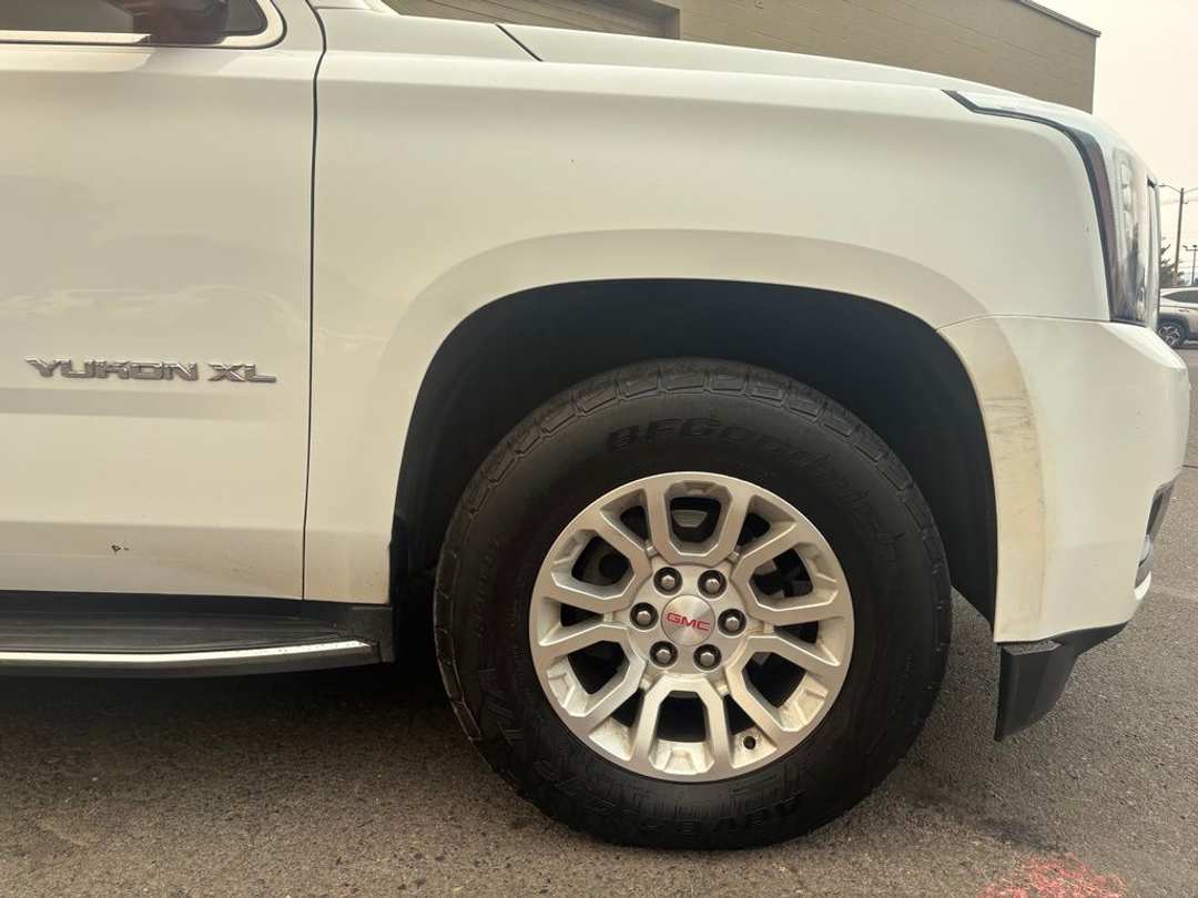 2017 GMC Yukon Xl SLT - Image 2