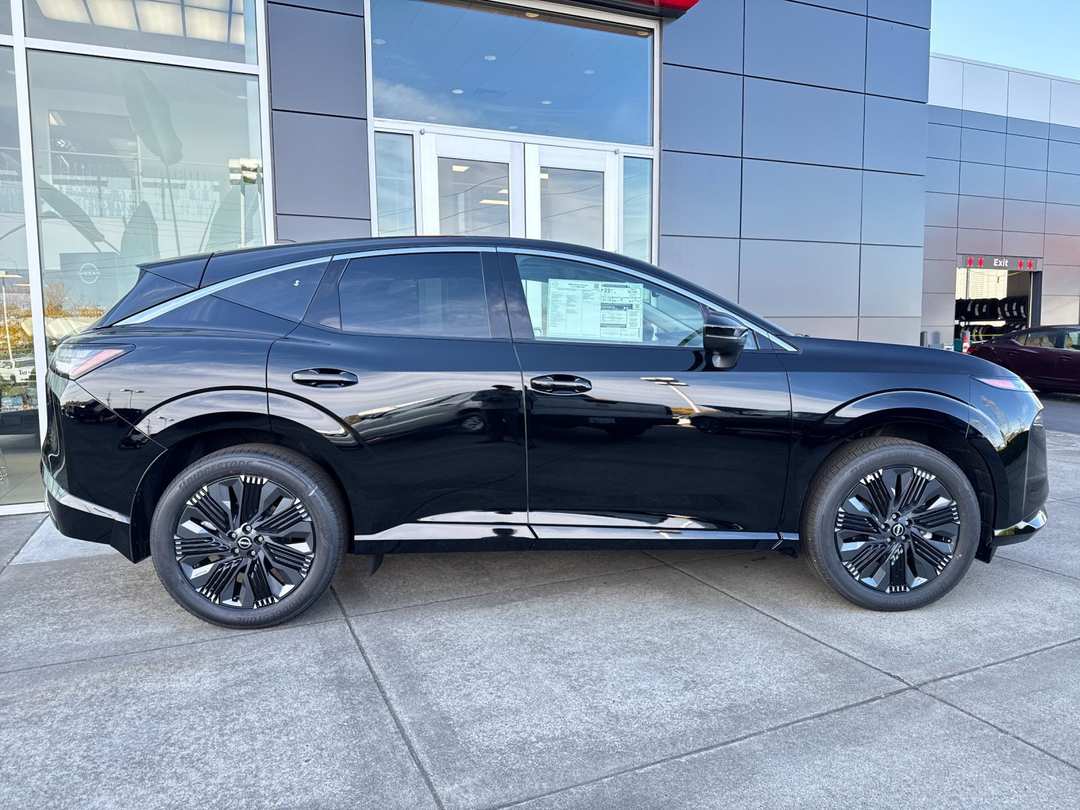 2026 Nissan Murano Platinum - Image 3