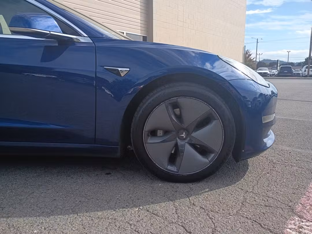 2019 Tesla Model 3 Long Range - Image 2