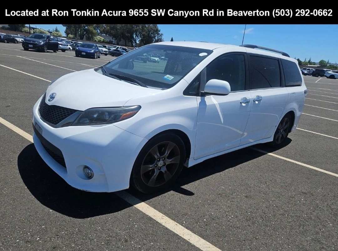 2015 Toyota Sienna SE - Image 3