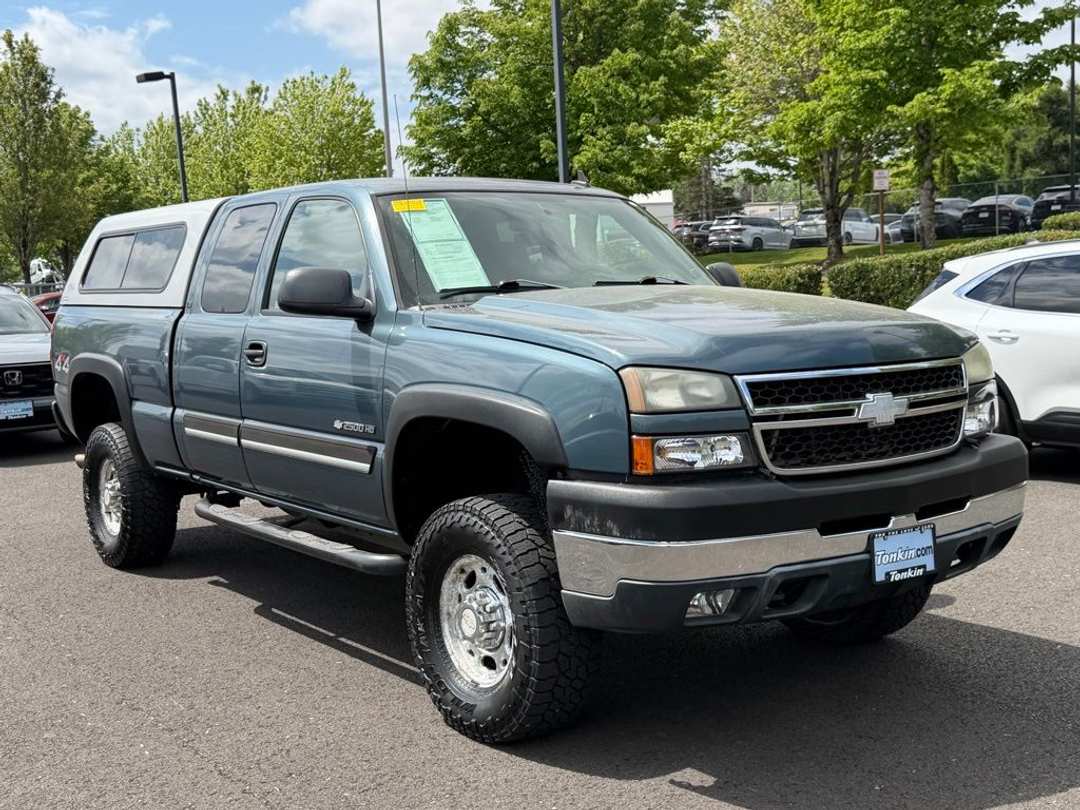 2006 Chevrolet Silverado 2500Hd LT - Image 2