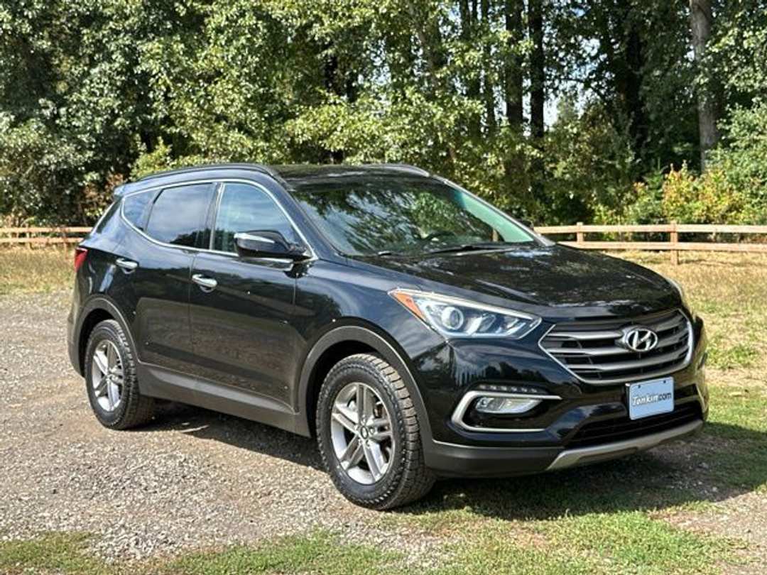 2017 Hyundai Santa Fe Sport 2.4 Base - Image 2