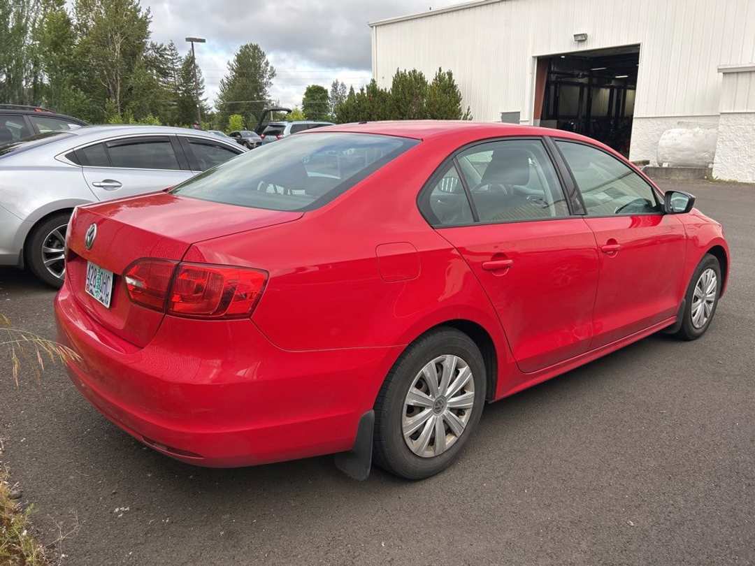 2014 Volkswagen Jetta 2.0L S - Image 2