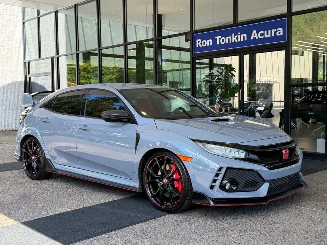 2019 Honda Civic Type R Touring - Image 2
