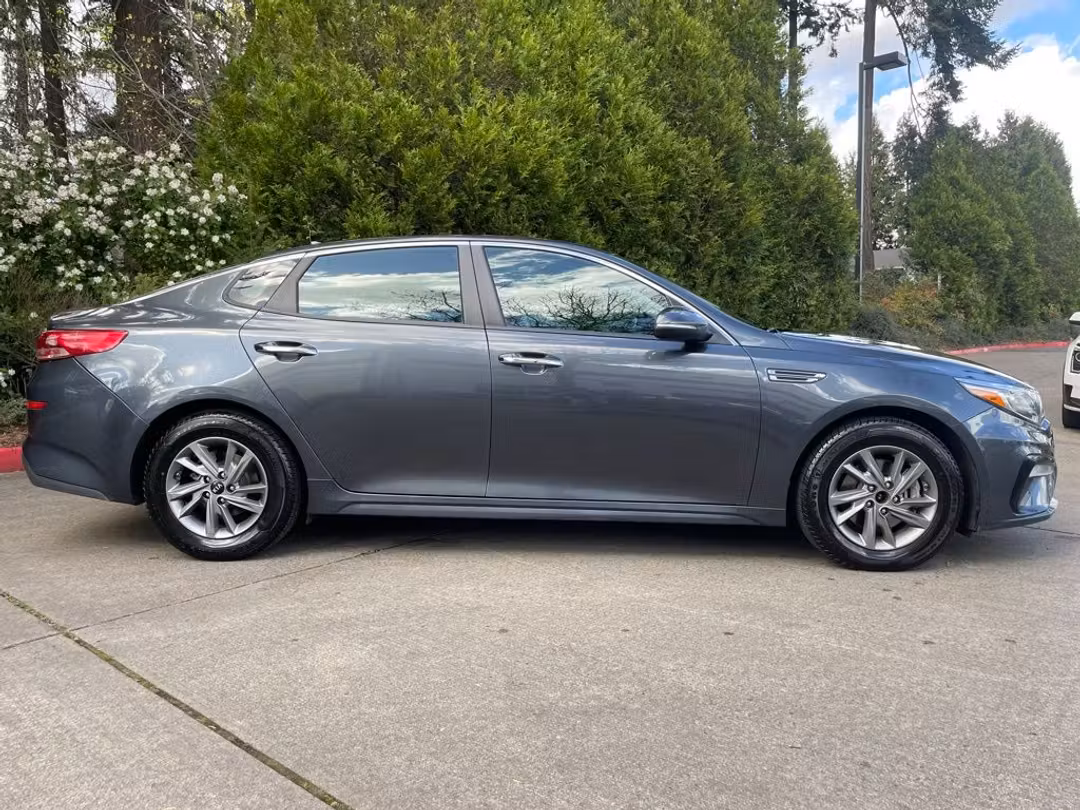 2020 Kia Optima LX - Image 3
