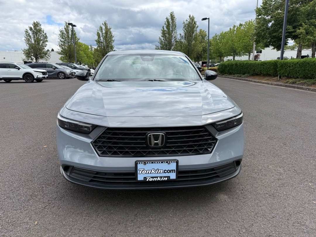 2023 Honda Accord Hybrid Sport - Image 2