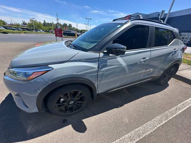 2022 Nissan Kicks SR