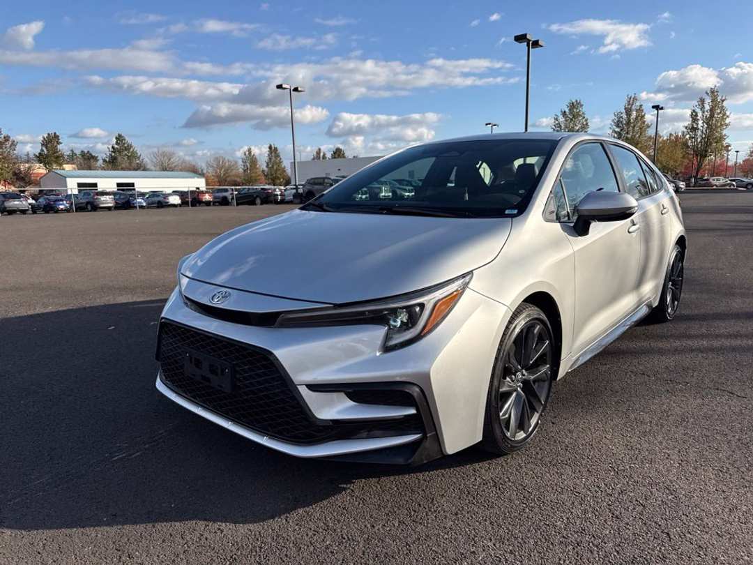 2026 Toyota Corolla XSE - Image 3