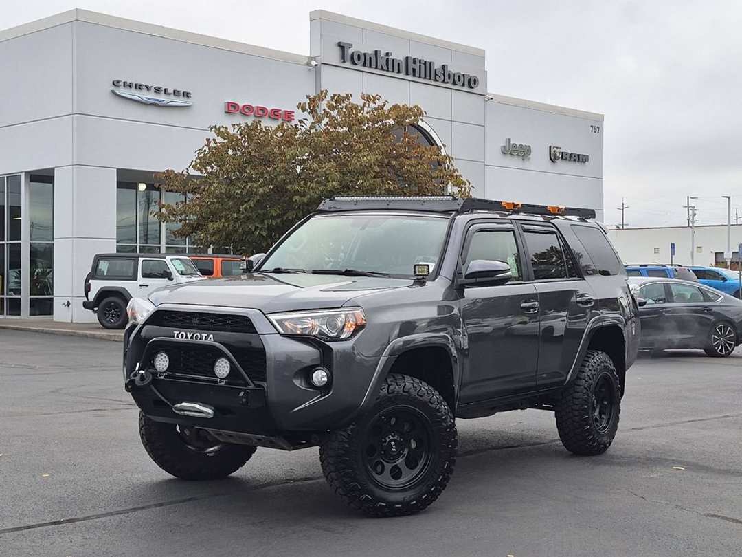 2019 Toyota 4Runner SR5 Premium - Image 2