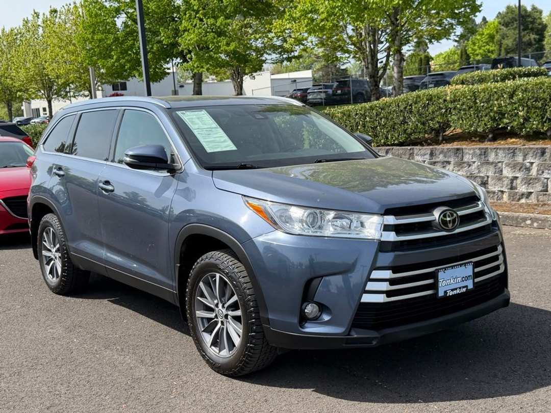 2019 Toyota Highlander XLE - Image 2