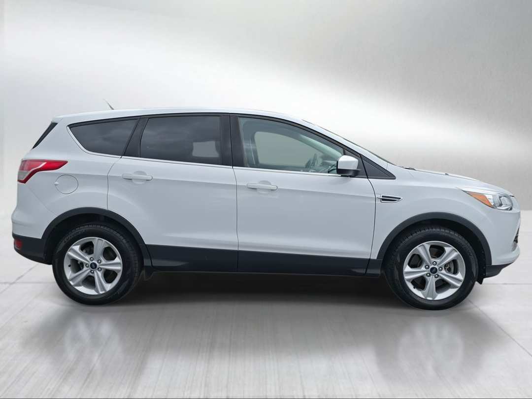 2016 Ford Escape SE - Image 2