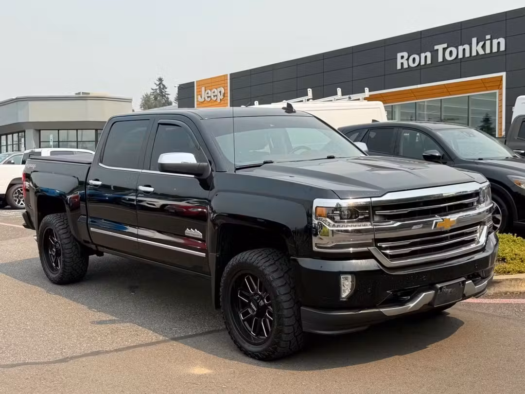 2016 Chevrolet Silverado 1500 High Country - Image 2