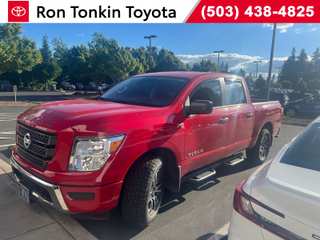 2022 Nissan Titan SV