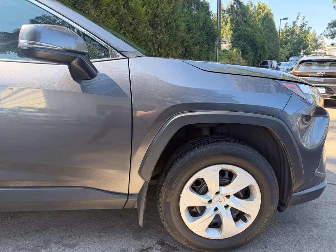 2025 Toyota Rav4 LE - Image 3