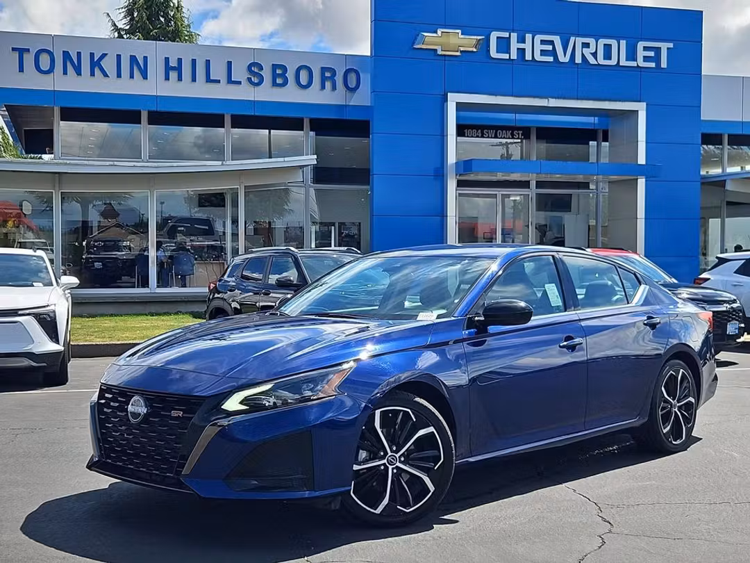 2024 Nissan Altima 2.5 SR - Image 2