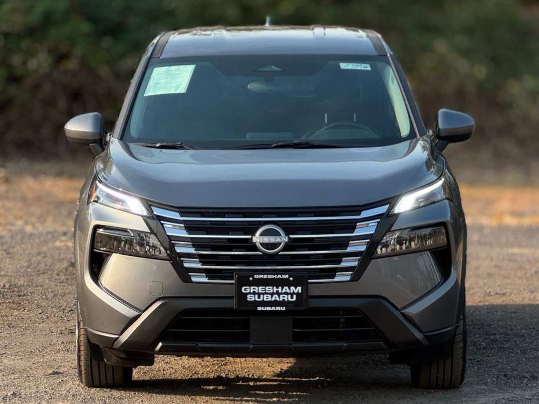 2025 Nissan Rogue SV - Image 2