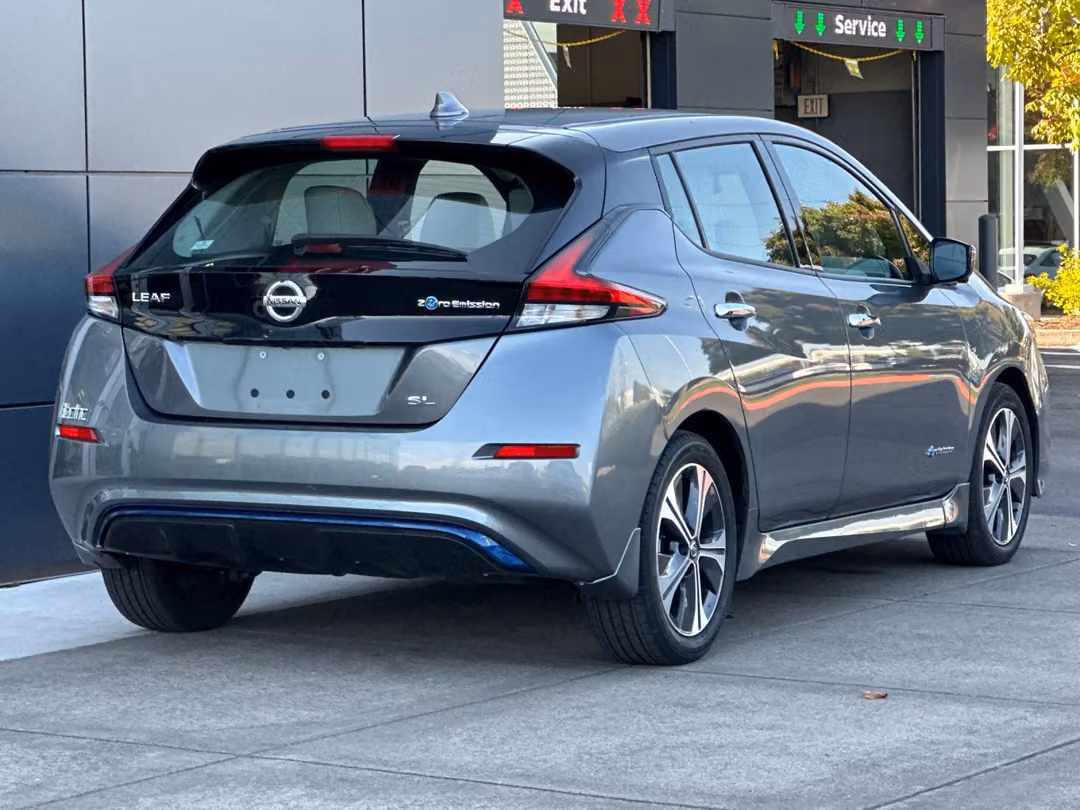2018 Nissan LEAF SL - Image 3