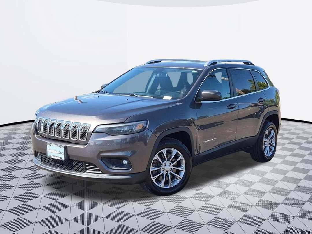 2019 Jeep Cherokee Latitude Plus - Image 2