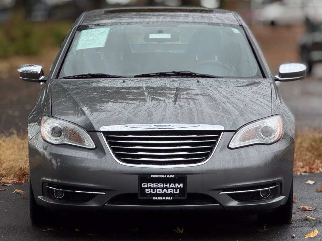 2012 Chrysler 200 Limited - Image 2