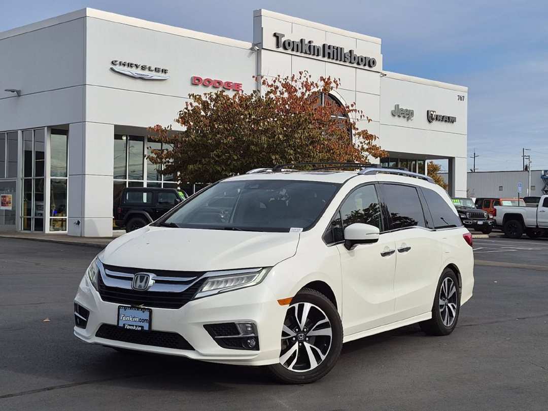 2018 Honda Odyssey Elite - Image 2
