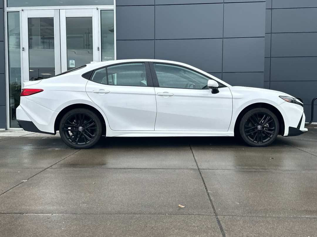 2025 Toyota Camry SE - Image 2