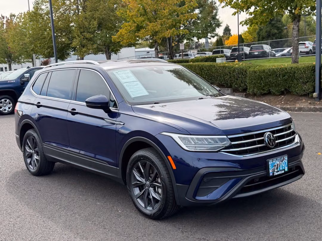 2022 Volkswagen Tiguan 2.0T SE - Image 2