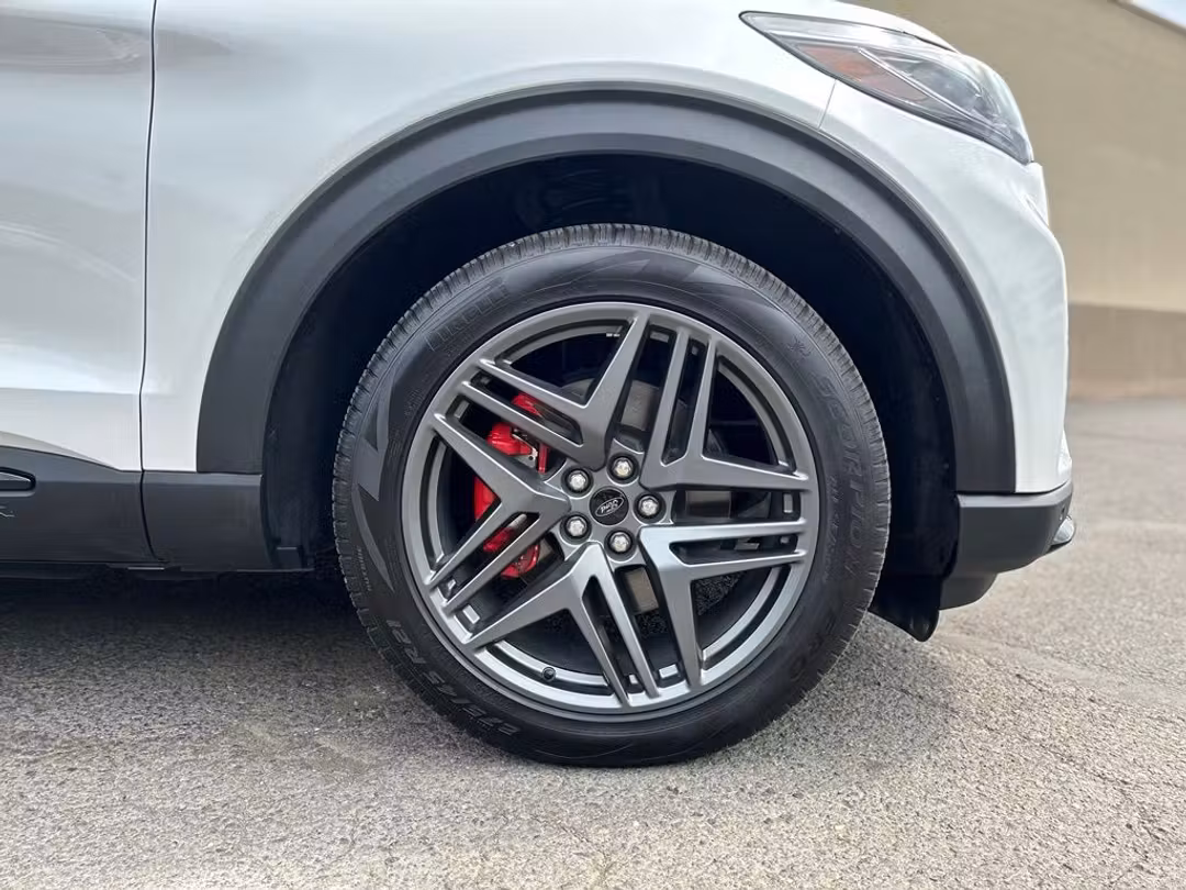 2025 Ford Explorer ST - Image 2