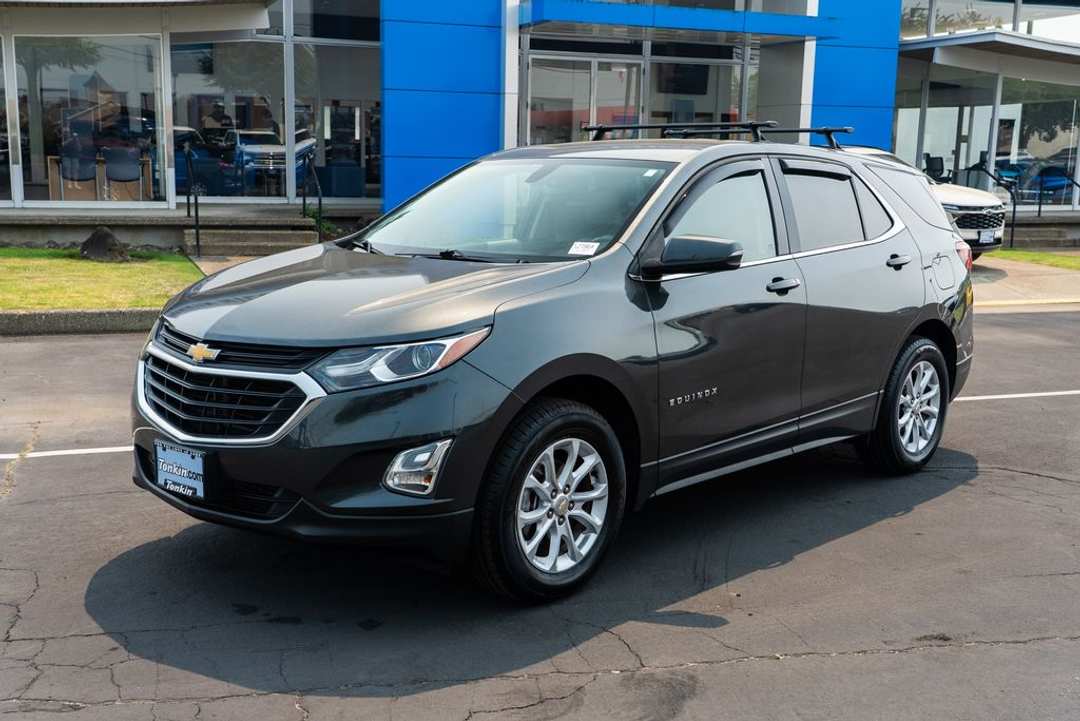 2018 Chevrolet Equinox LT - Image 2