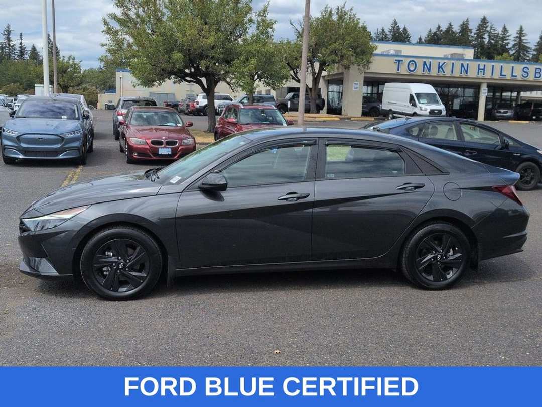 2023 Hyundai Elantra SEL - Image 2