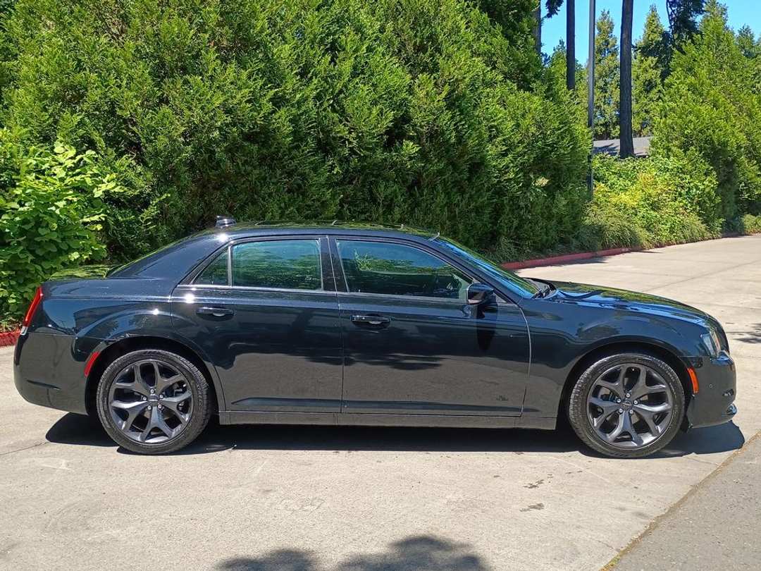 2023 Chrysler 300 S - Image 3